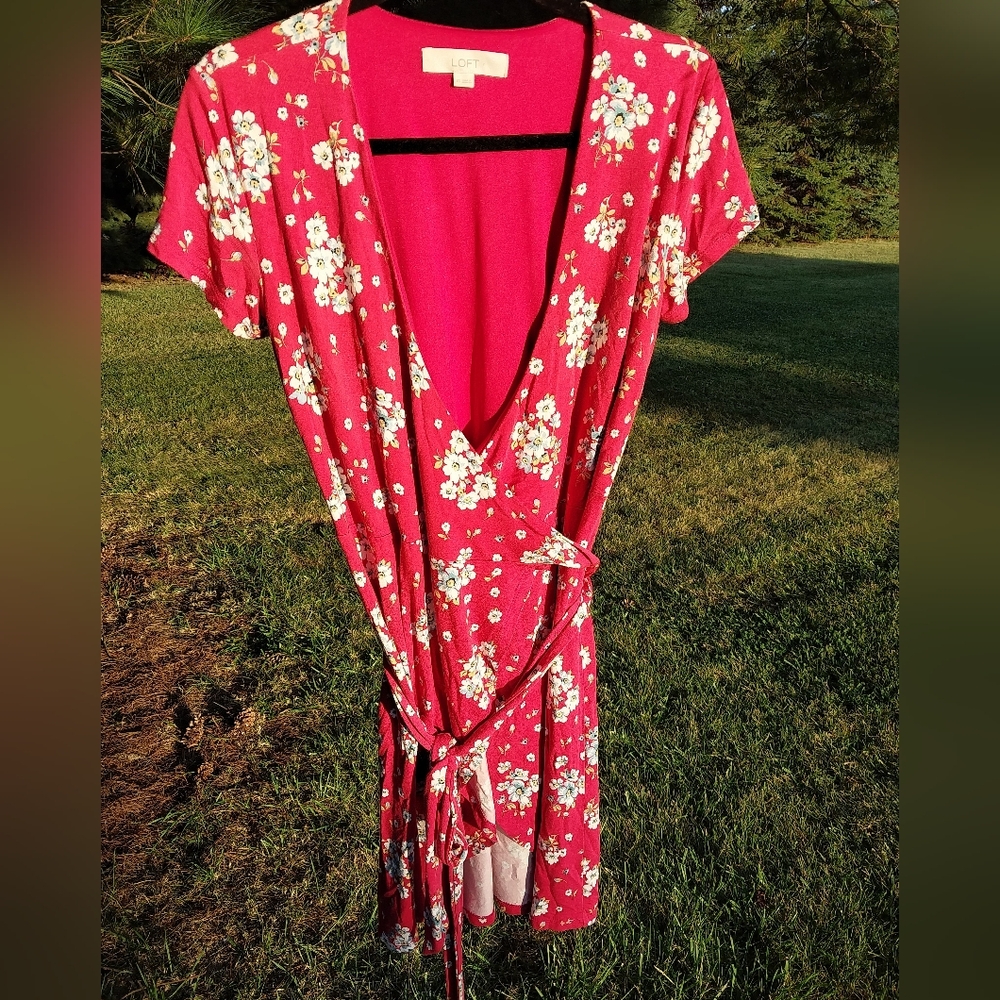 Loft Women's Red V-neck Wrap dress with White and Yellow Flowers Size XS